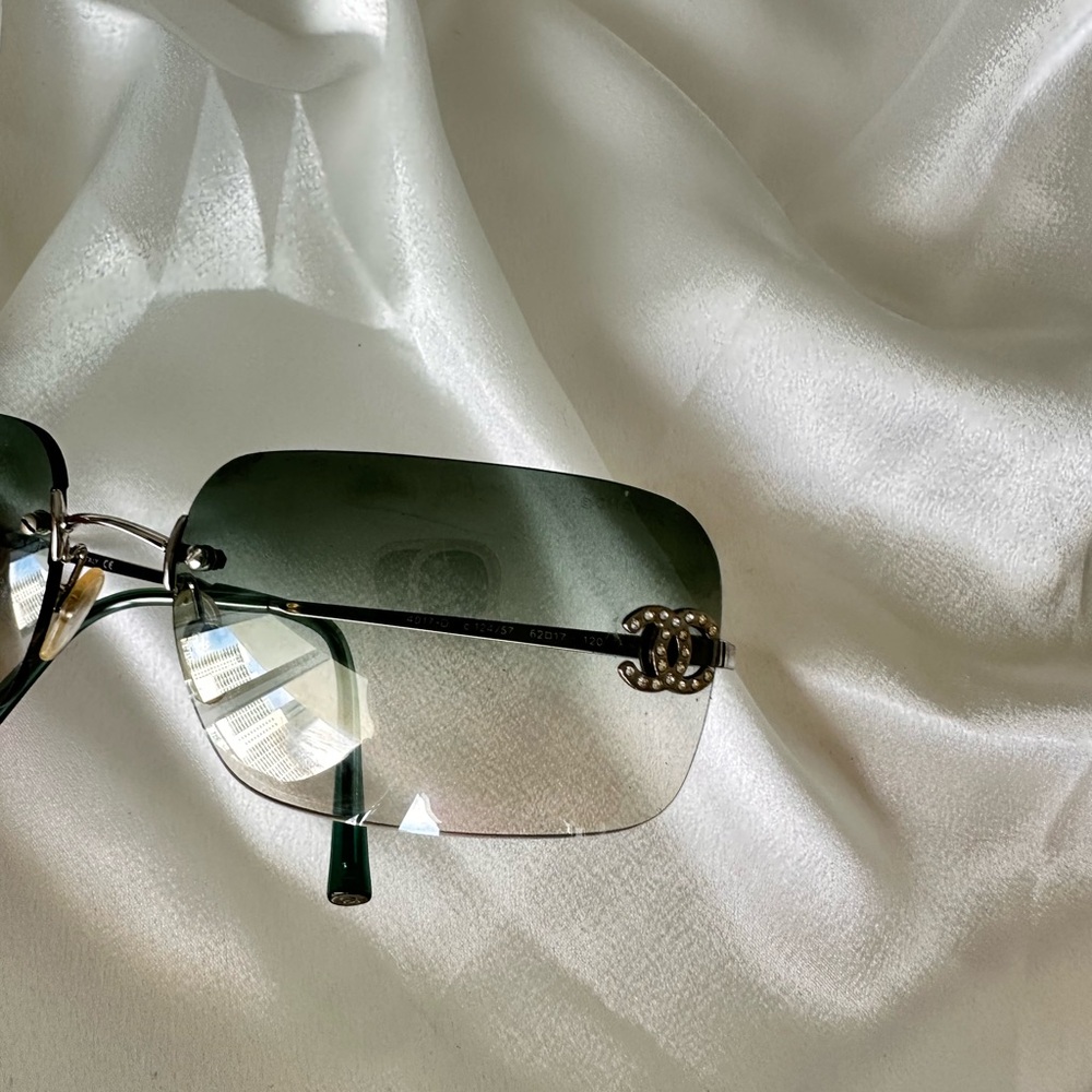 Vintage CHANEL Swarovski crystals ccs Chic Green Gradient Sunglasses - Picture 3 of 14
